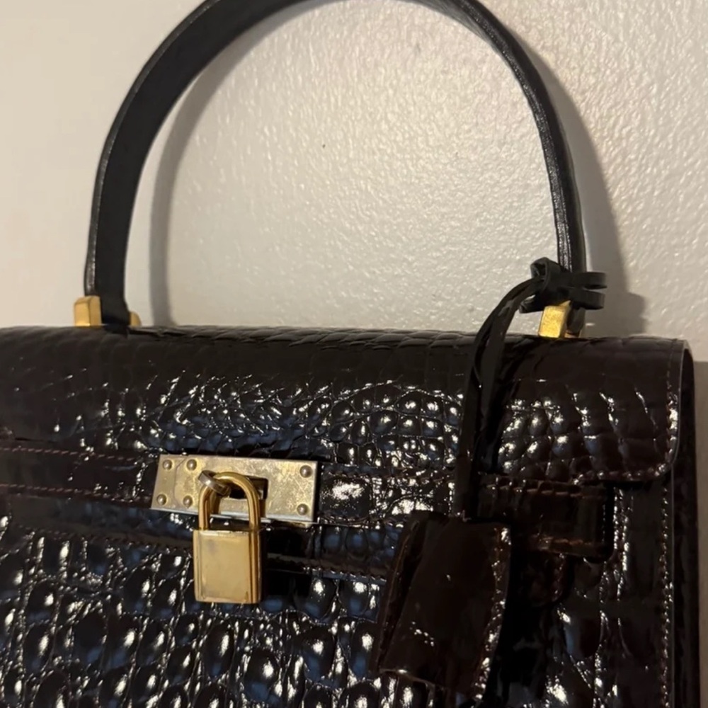 Vintage Brown Crocodile-Patterned Satchel